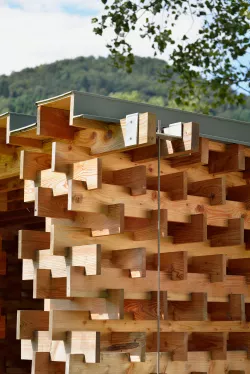 Tjaša Amon, Zala Avguštin, Patricija Bratuž, Kristjan Koprivec, Rok Marzi, Sebastjan Oblak, Sebastjan Piber, Liza Podbršček, Lucija Podgoršek, Manca Podržaj, Ema Podnar, Marko Primažič, Rok Primažič, Timotej Resnik, Rok Staudacher - Paviljon Most na Soči